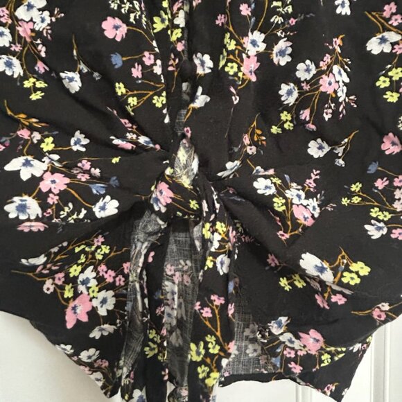 SO Brand Floral Blouse, NWOT Size XS - Picture 4 of 4